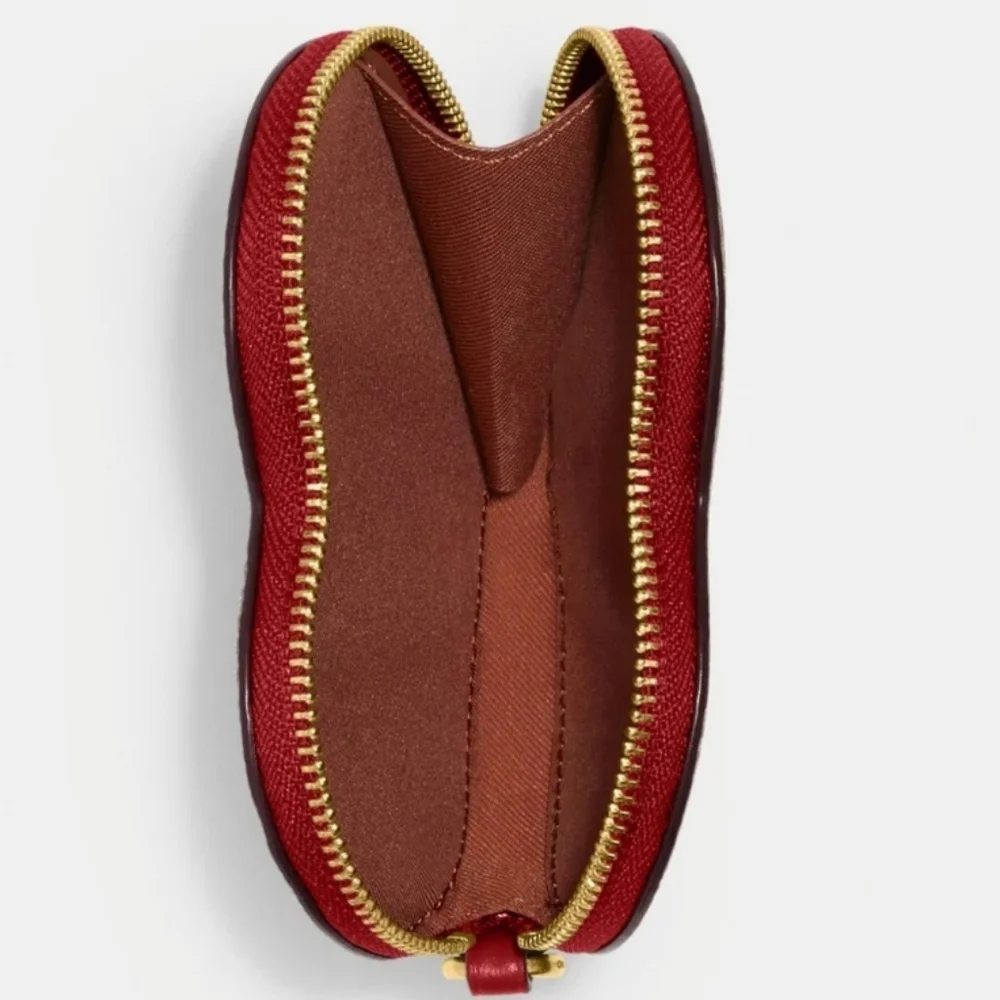 COACH HEART WRISTLET - Picture 4 of 11